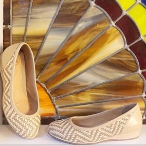 🆕 Nurture leather basket weave Sloane shoe…
